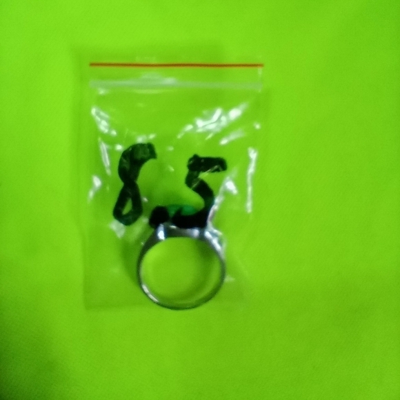 Silvertone blue crystal ring size 8.5 - Picture 2 of 4